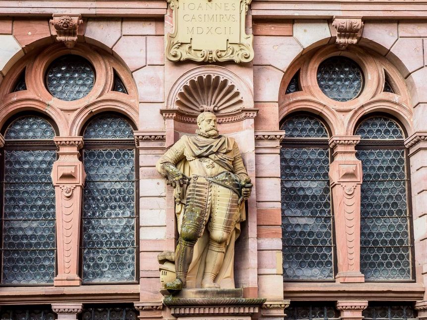 Schloss Heidelberg, Statue Johann Kasimir an der Außenfassade des Friedrichbaus